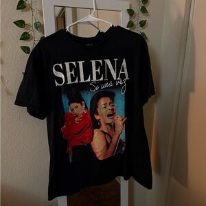Selena Quintanilla Graphic T-Shirt (Official Selena Merchandise)